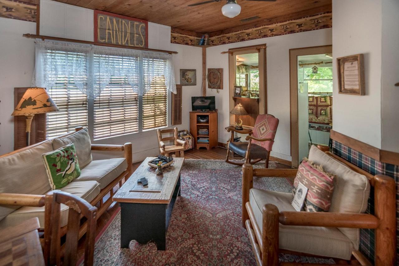 Country Woods Inn Glen Rose Eksteriør bilde