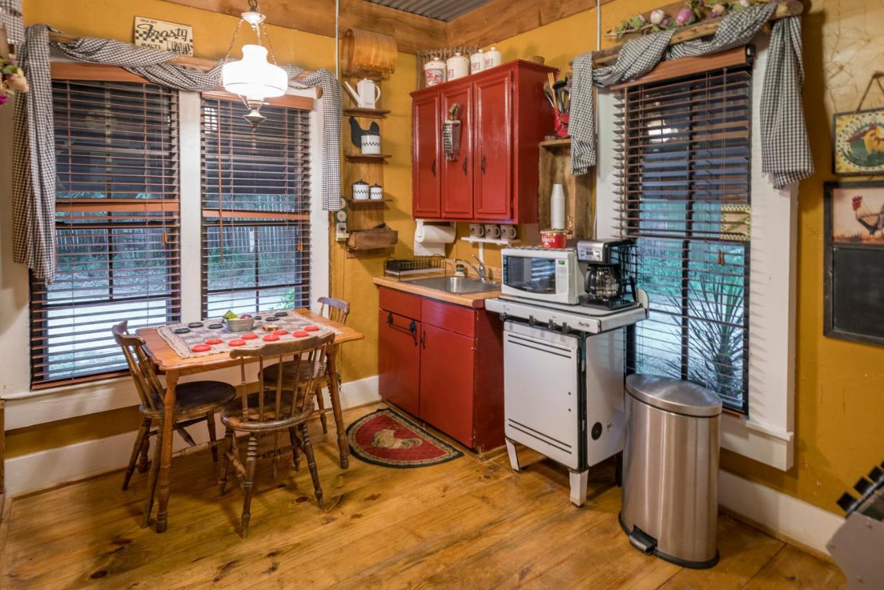 Country Woods Inn Glen Rose Eksteriør bilde