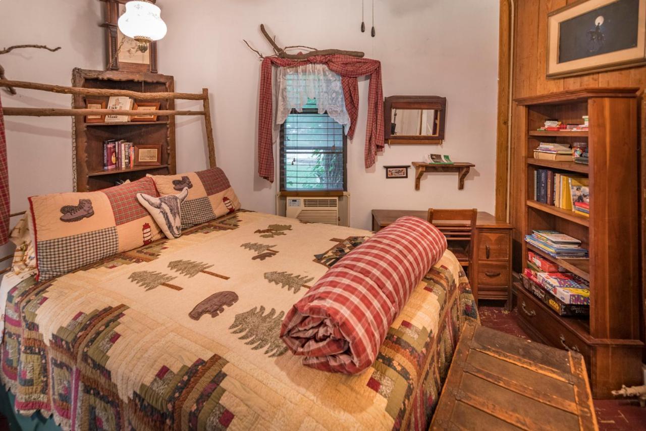 Country Woods Inn Glen Rose Eksteriør bilde