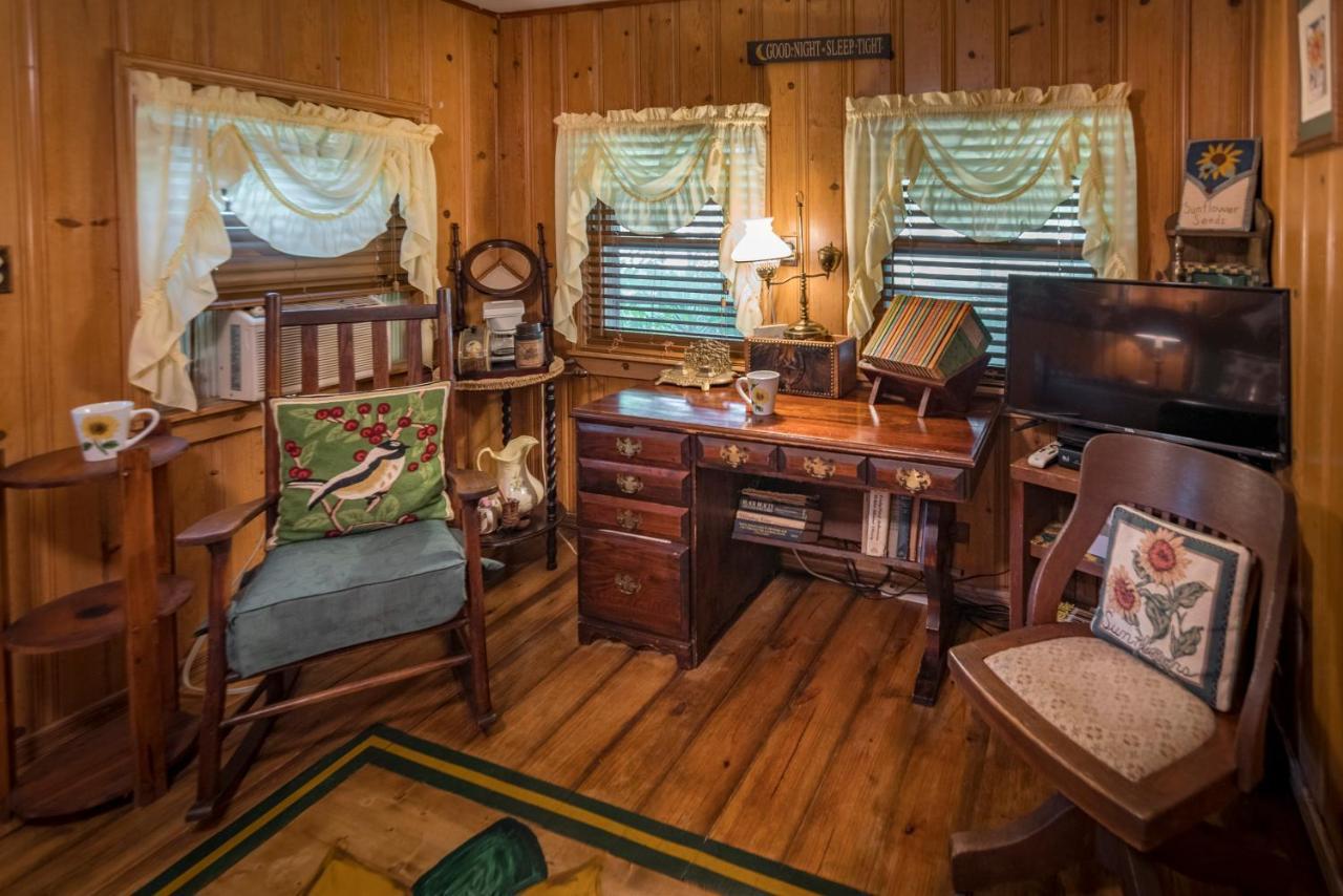 Country Woods Inn Glen Rose Eksteriør bilde