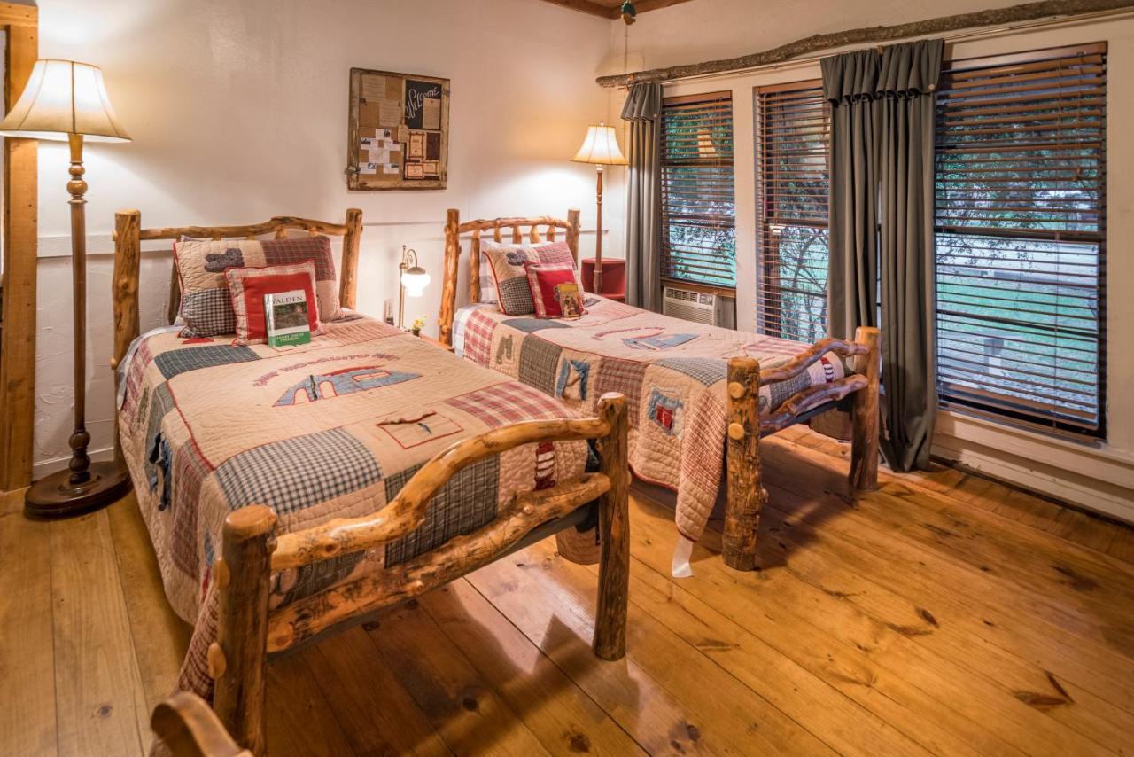 Country Woods Inn Glen Rose Eksteriør bilde