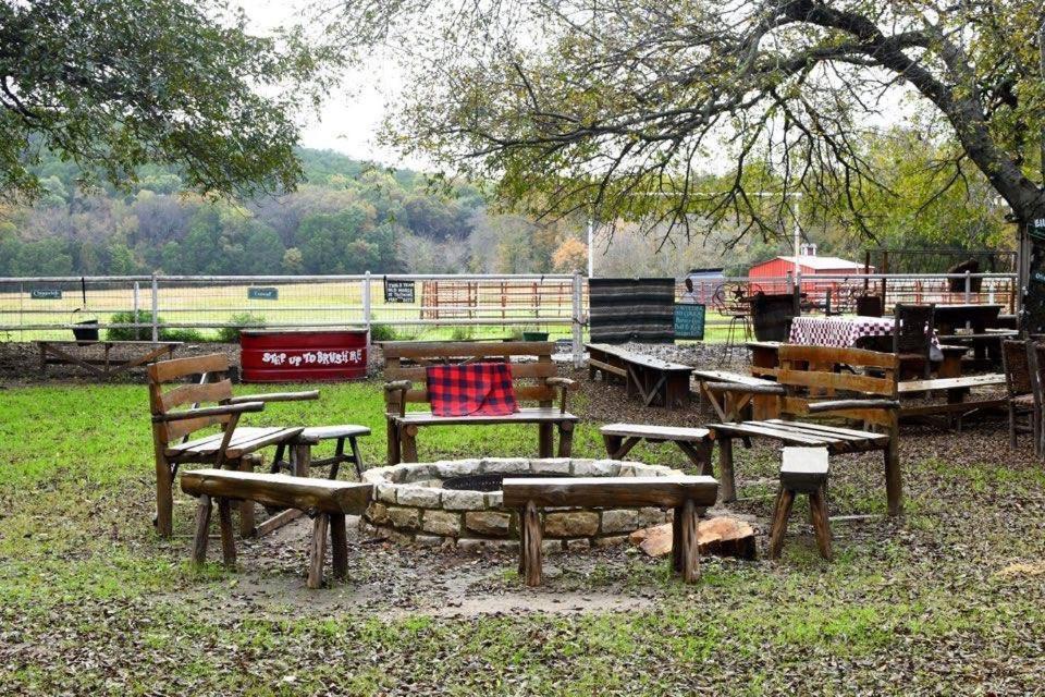 Country Woods Inn Glen Rose Eksteriør bilde